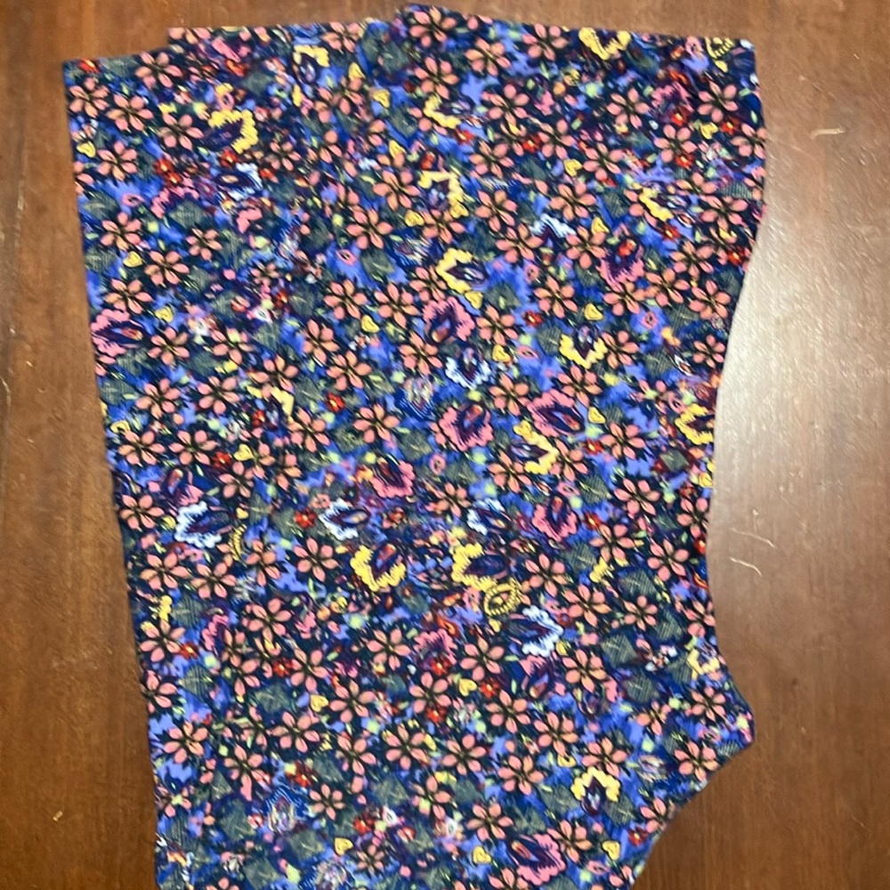 LuLaRoe TC Leggings C02